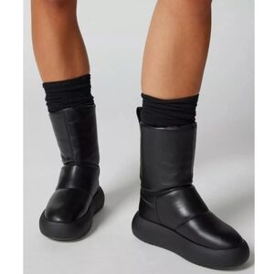 Urban Outfitters Vagabond Aylin Puffer Tall Boot Pull On in Black Leather Size 8